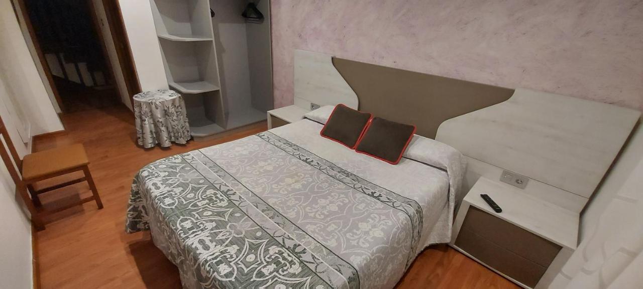 Hostal Del Campo Arévalo Exteriör bild